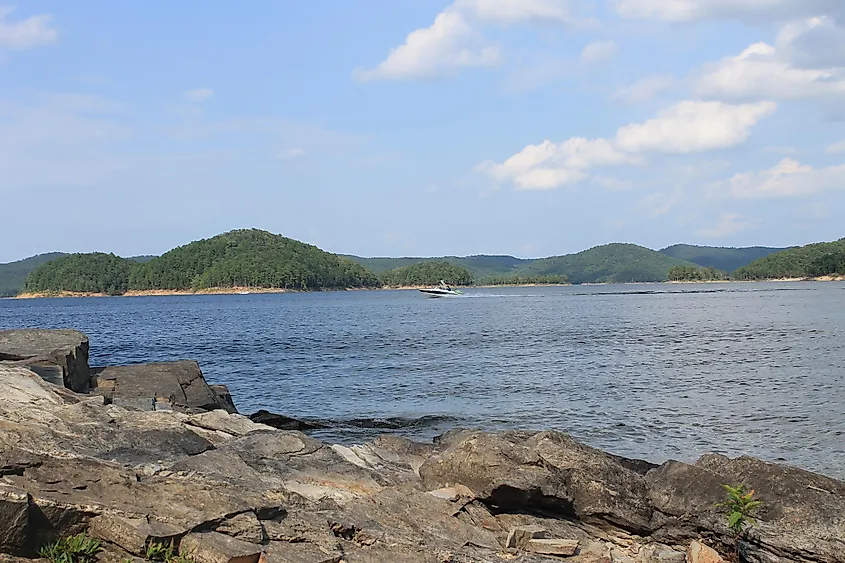 Broken Bow, Oklahoma. In Wikipedia. https://en.wikipedia.org/wiki/Broken_Bow,_Oklahoma By ShanHams - Own work, CC BY-SA 4.0, https://commons.wikimedia.org/w/index.php?curid=48760422