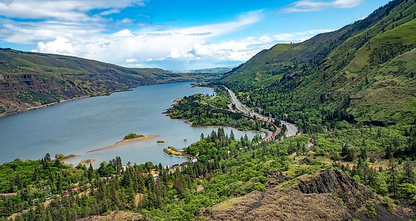 Looking east from Rowena Crest at the Columbia River, Interstate Highway 80N