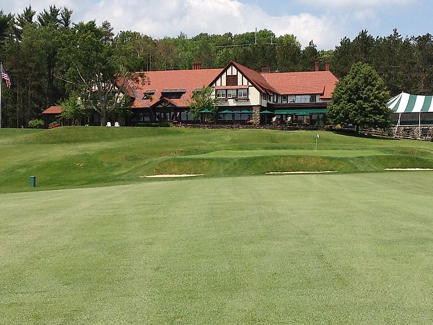 Photograph 2014 Worcester Country Club approaching 18th green. Photo via WikimediaCommons