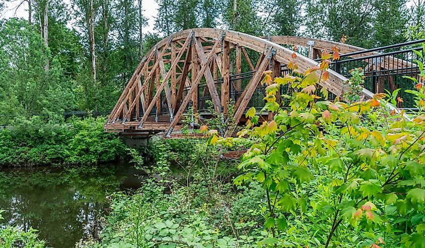 A pedestrian bridge over the Sammamish River