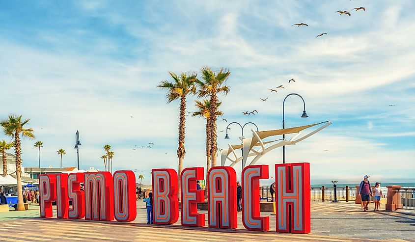 Pismo Beach sign on pier.