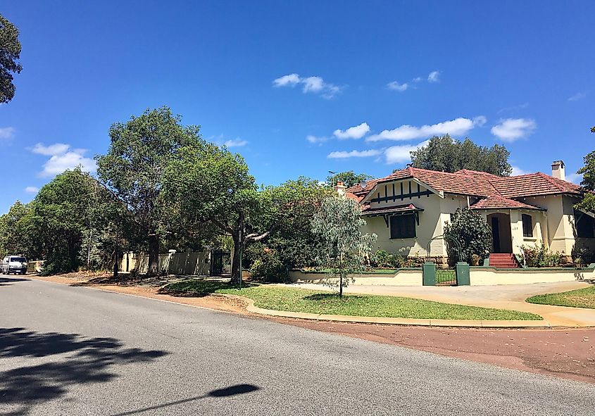 Corner of Stubbs Terrace and Munsie Avenue, Daglish, Western Australia.