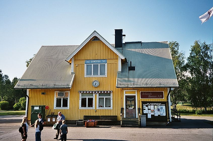 Railway station Dorotea of Inlandsbanan, Sweden. Credit: Saippuakauppias, CC BY-SA 3.0 <https://creativecommons.org/licenses/by-sa/3.0/>, via Wikimedia Commons