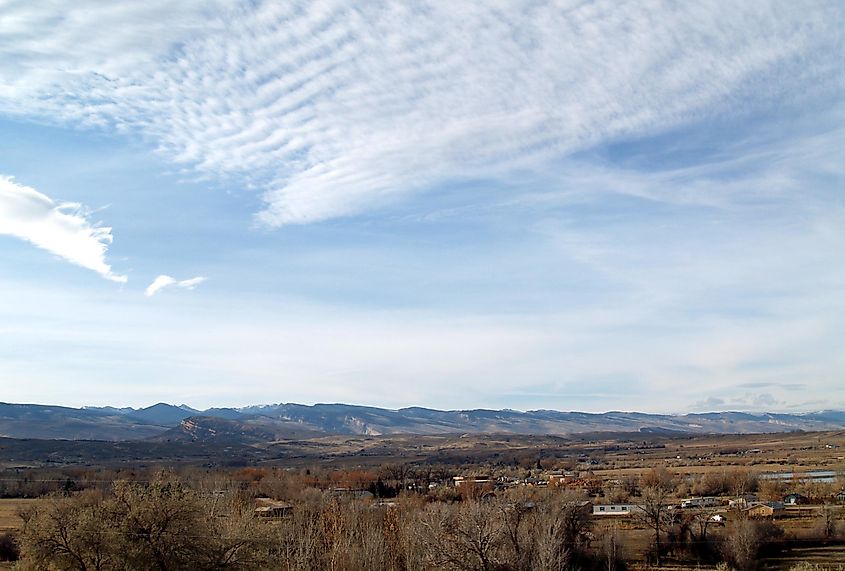 Suburban Lander in Wyoming, By Charles Willgren from Fort Collins, Colorado, United States - Lander SuburbsUploaded by PDTillman, CC BY 2.0, https://commons.wikimedia.org/w/index.php?curid=7064100