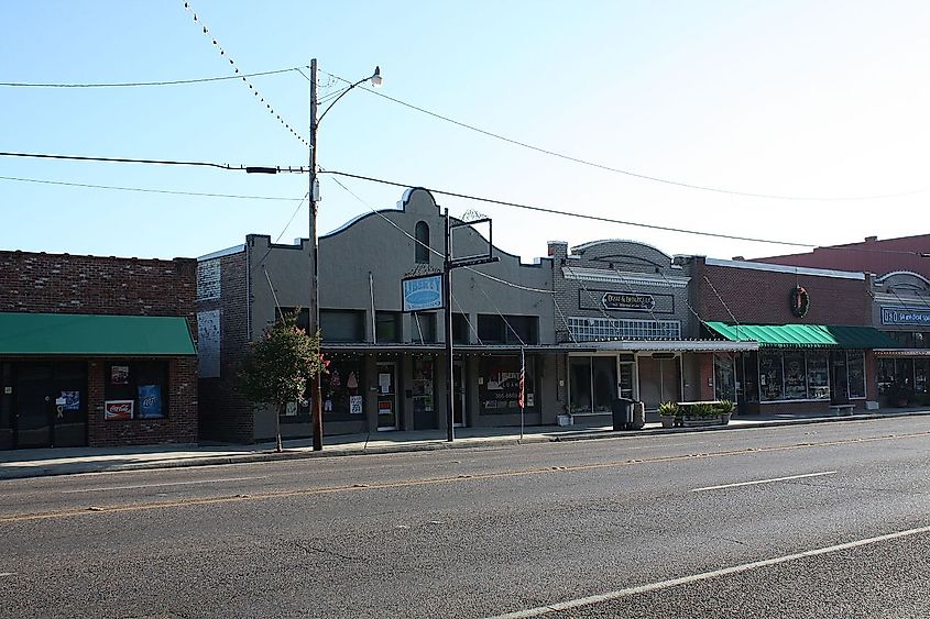 Downtown street in Ponchatoula, Louisiana