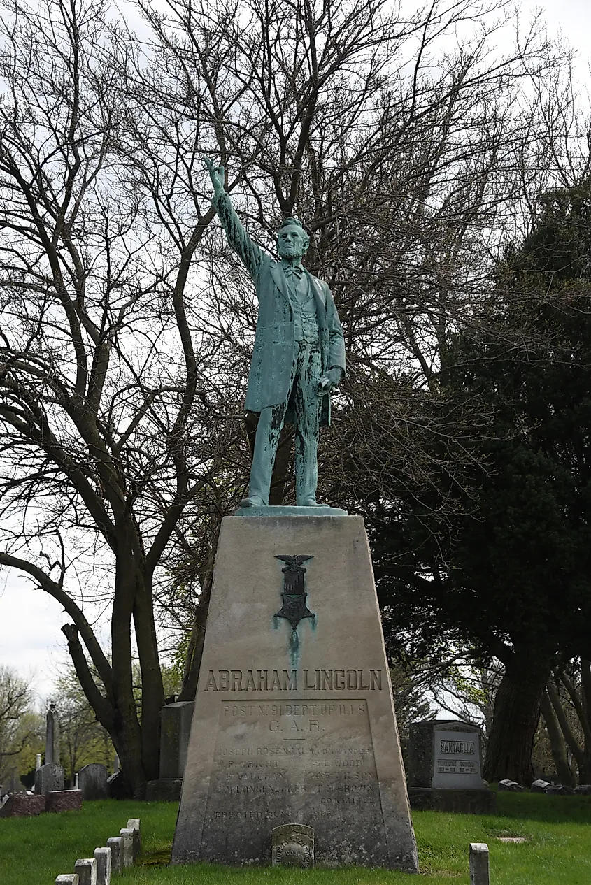 Statue of Abraham Lincoln in Oak Woods Cemetery in Chicago.