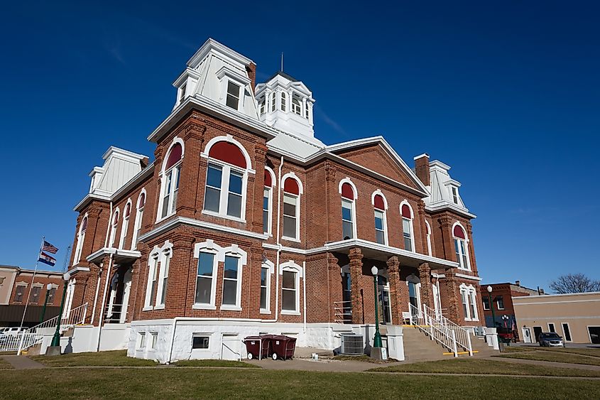 The historic courthouse in the old downtown square of Versailles, Missouri.Editorial credit: Logan Bush / Shutterstock.com.