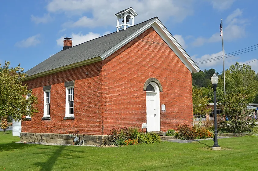 Former Chester Township District School No. 2. Photo via Wikimedia Commons.