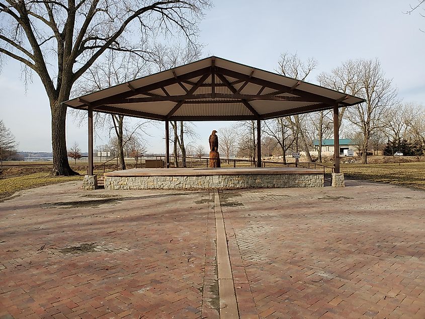 Maxine McKeon Stage and Shelter at English Landing Park in Parkville, Missouri. Editorial credit: Jon Kraft / Shutterstock.com 