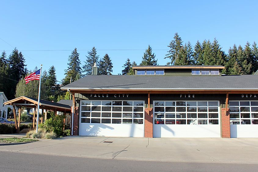  More details Fire department in Falls City, By Tedder - Own work, CC BY 3.0, https://commons.wikimedia.org/w/index.php?curid=7977909