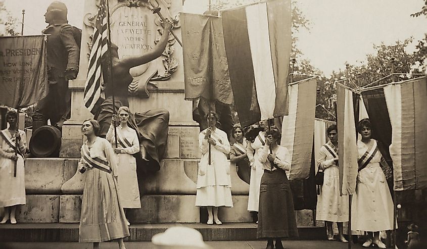 Women's suffrage activists protest Woodrow Wilson's failure to support a constitutional amendment for votes for Women in 1918