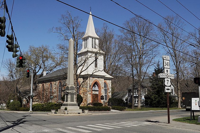 Kent, Connecticut: Civil War Soldiers Monument and St. Andrew's Church.