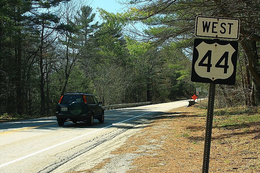 US44 Sign Roadside Border Connecticut