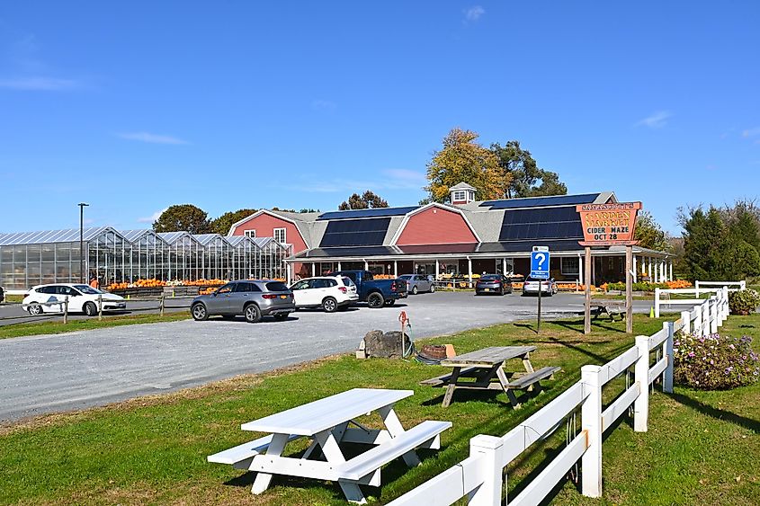 Kinderhook, New York: Samascott's Garden Market