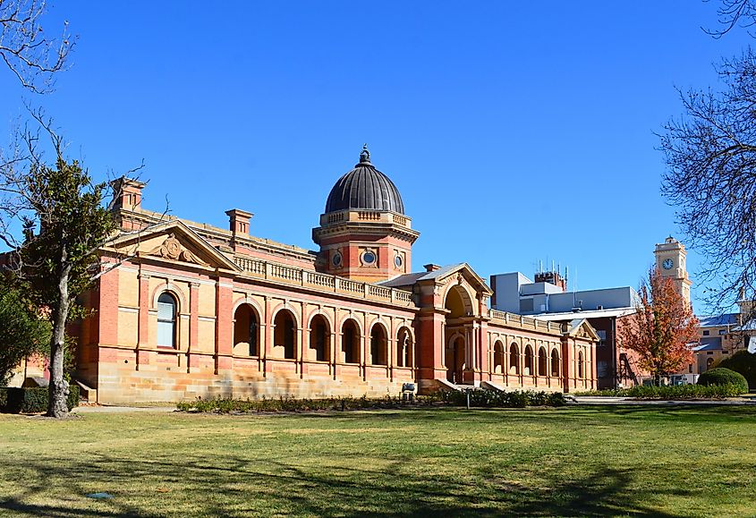 Court house at Goulburn, New South Wales. Mattinbgn (talk · contribs) - Own work via Wikimedia Commons.