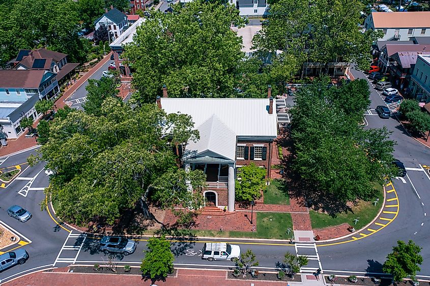 Aerial view of the Dahlonega Gold Museum in the central square of the town