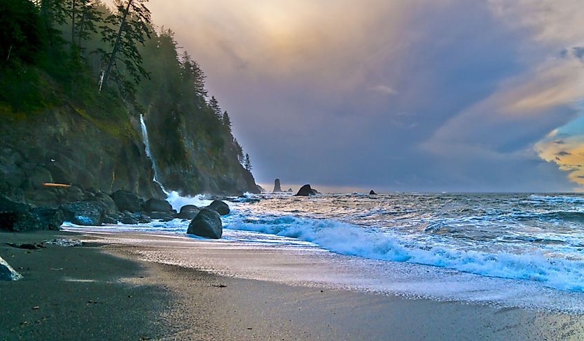 Large rocks and waves on the shore of La Push Beach in Forks, Washington