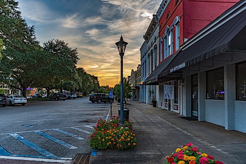 Scenic sunset view of historic downtown Eufaula, Alabama, USA.