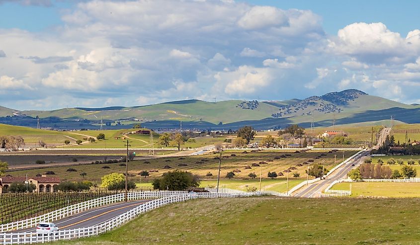 Rolling hills and clouds landscape near livermore California with vineyards