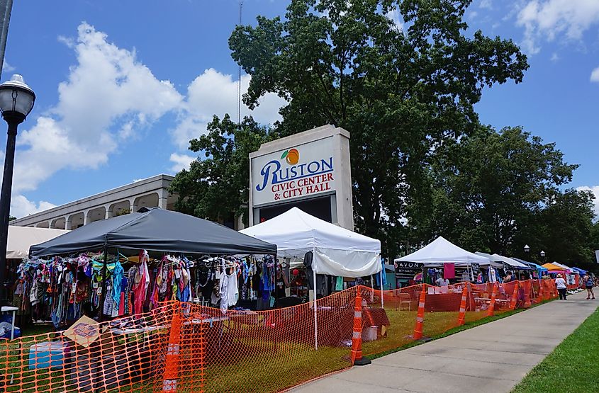 Ruston, Louisiana, Civic Center & City Hall. Image credit: Lindsay Attaway via Wikimedia Commons.