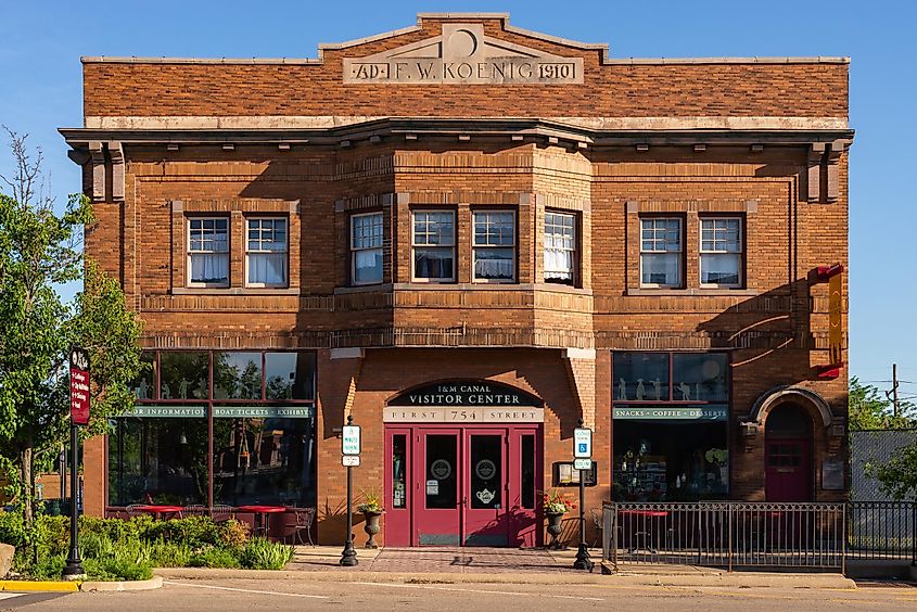 Exterior of the historic I and M Canal Visitor Center in downtown La Salle, Illinois