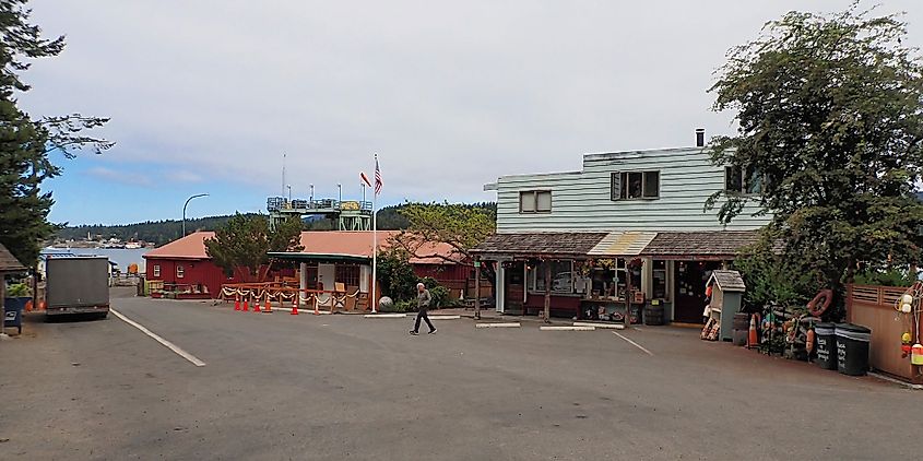 Shaw Island ferry terminal and general store (PGor via Flickr)