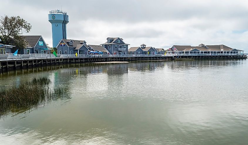 Duck a town in North Carolina, the boardwalk starting point of a 1 mil. walking trail along the Currituck Sound