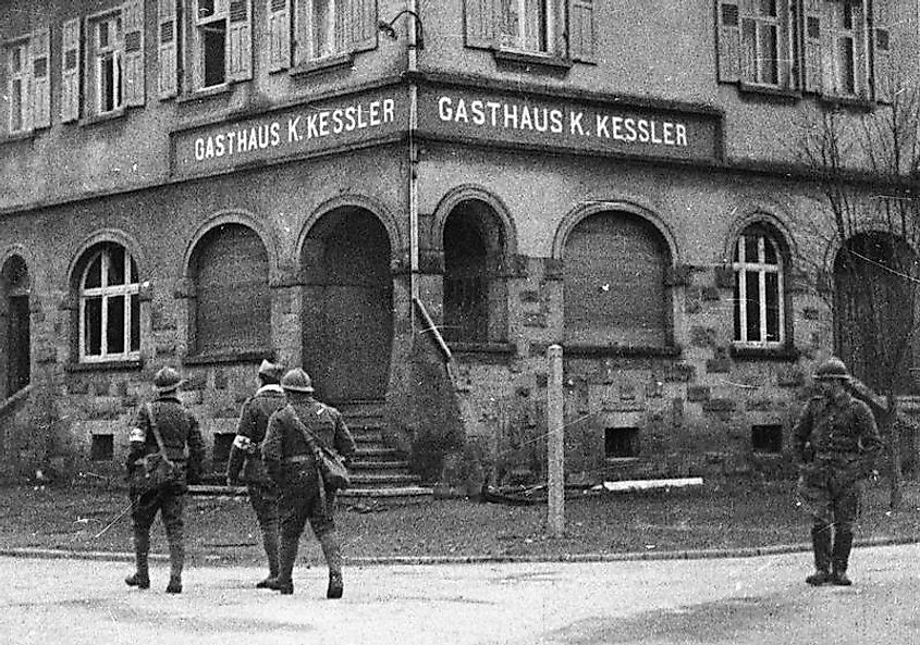 French soldiers in Lauterbach during the Saar Offensive.