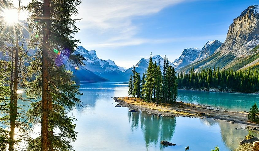 Panorama view Beautiful Spirit Island in Maligne Lake, Jasper National Park, Alberta, Canada.