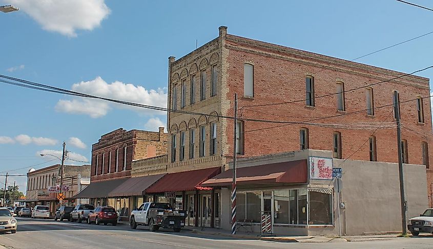 Downtown Hondo in Texas, By Renelibrary - Own work, CC BY-SA 4.0, https://commons.wikimedia.org/w/index.php?curid=114126981