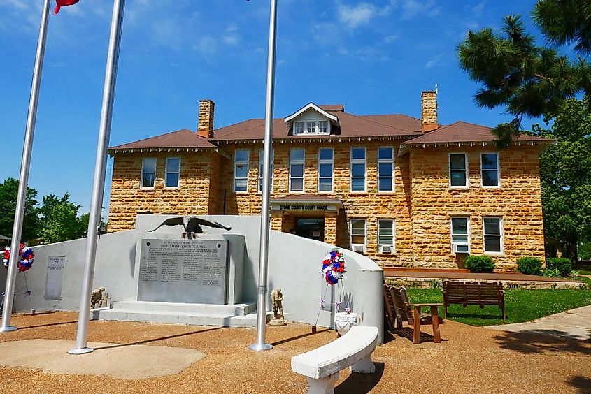 Mountain View Courthouse with Veteran Memorial in Mountain View, Arkansas.