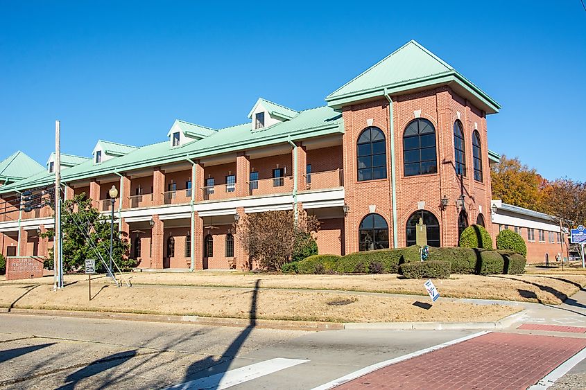 First Regional Library headquarters in Hernando, Mississippi. Image credit Nina Alizada via Shutterstock