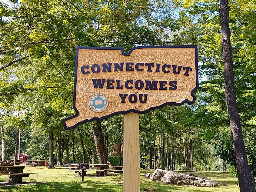 A "Connecticut Welcomes You" sign at the Danbury rest area in Danbury, Connecticut
