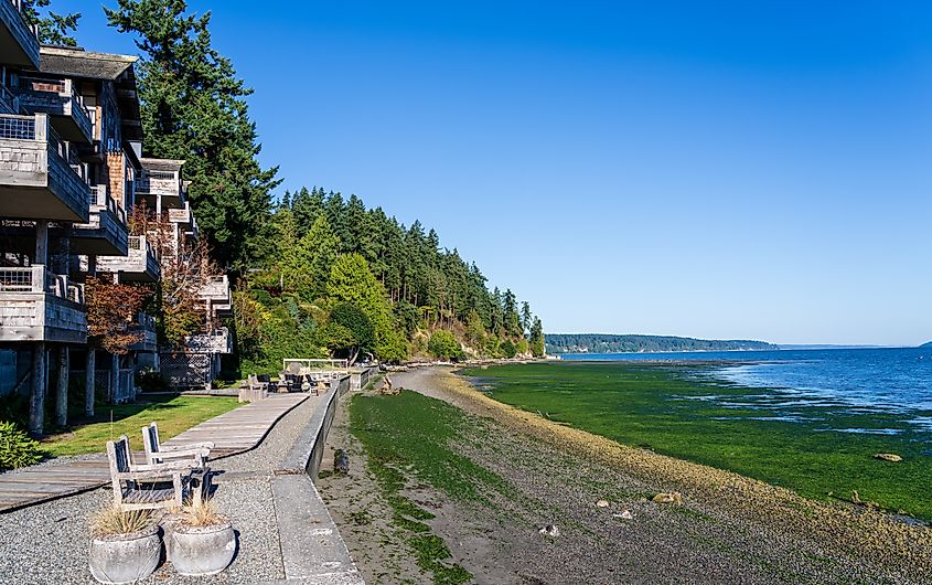 Seafront promenade with hotel along the beach at Langley on Whidbey Island in Washington.