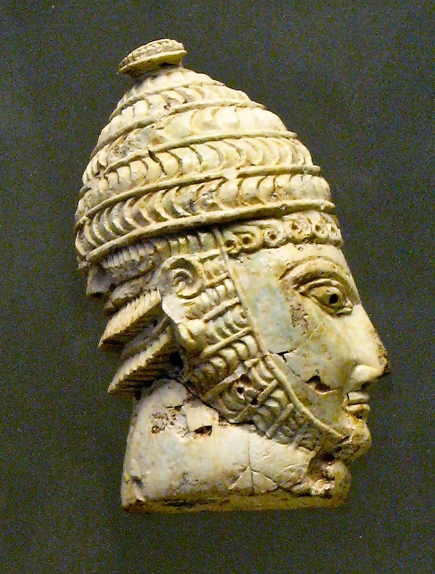 Warrior wearing a boar's tusk helmet, from a Mycenaean chamber tomb in the Acropolis of Athens, 14th-13th century BC.