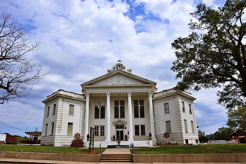 The Historic 1910 Vernon Parish Courthouse taken in Leesville, Louisiana, via Printin Mckenzie / Shutterstock.com