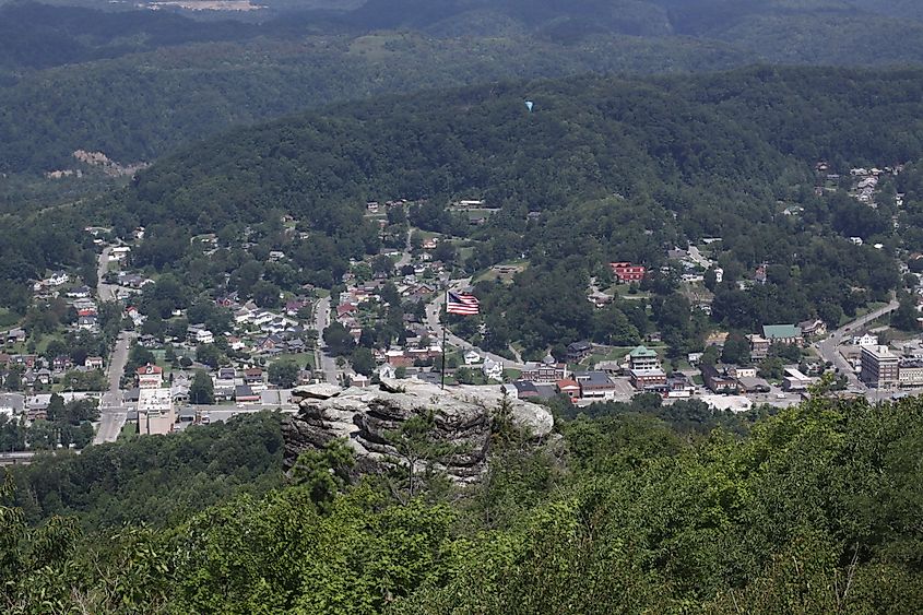 Flag Rock overlook at Norton, Virginia. Image credit: Eli Christman via Wikimedia.com.