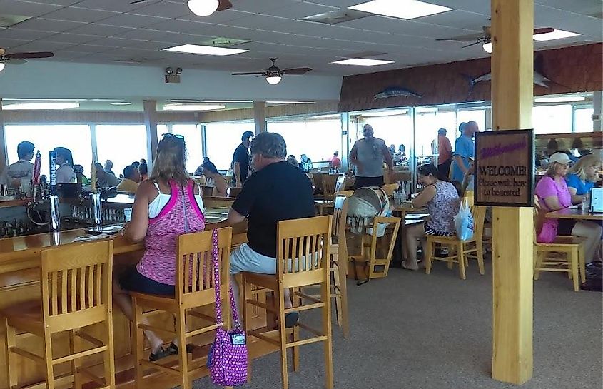 People eating inside Wilkerson's Seafood Restaurant, via 