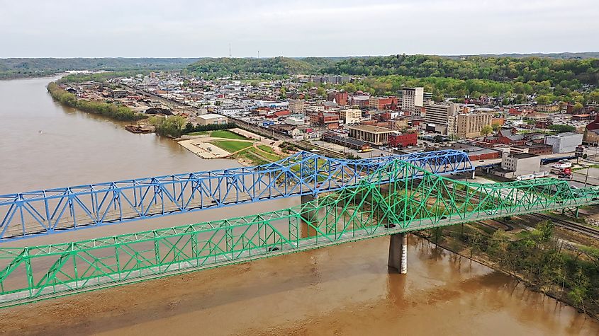 Bridges across the Ohio River in Ashland, Kentucky.