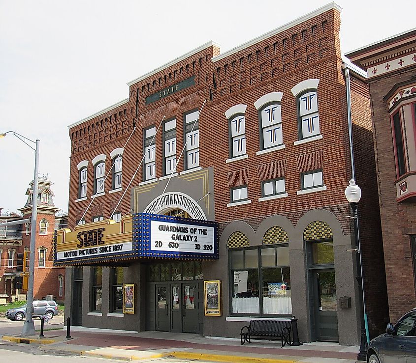 The State Theatre on East Washington Street in Washington, Iowa.Farragutful, CC BY-SA 4.0, via Wikimedia Commons