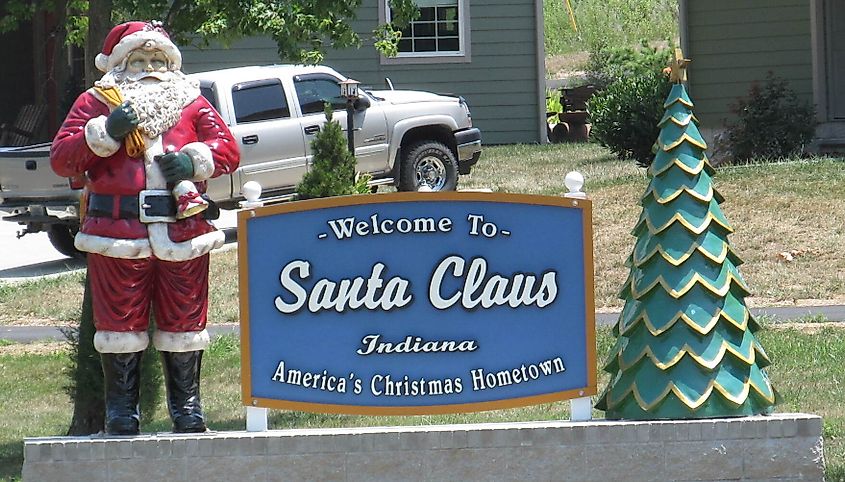 Welcome sign, Santa Claus, Indiana. Image credit Doug Kerr - CC BY-SA 2.0, Wikimedia Commons