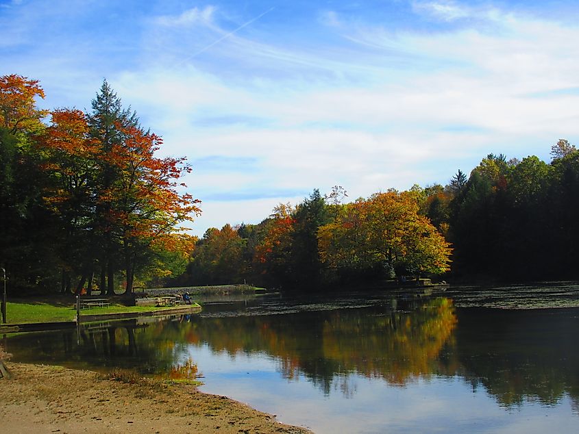 Lake at Kooser State Park during the fall season.