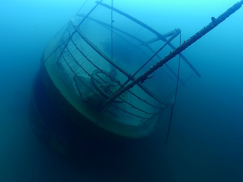 ship wreck in lake fresh water underwater