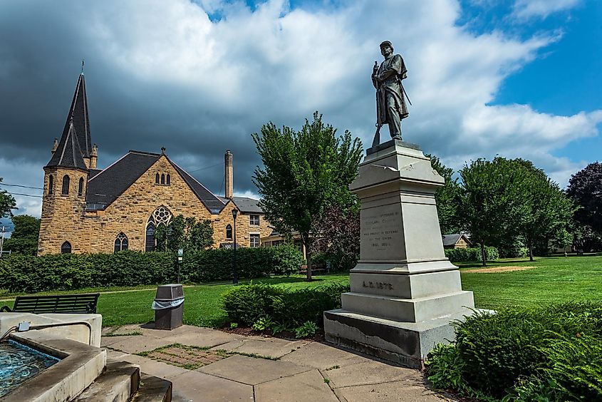 Cortland, NY, Corthouse Park: Civil War Monument