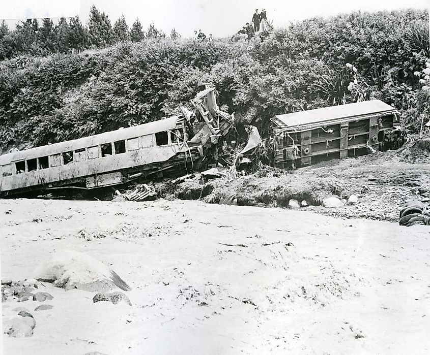 After the bridge collapse, the locomotive and first six carriages derailed into the river, killing 151 people. Image Source: Wikimedia Commons, Archives New Zealand
