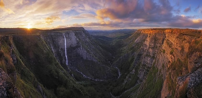 Salto del Nervion waterfall at Basque Country. Credit: ENEKO GUERRA RODRIGUEZ / Shutterstock