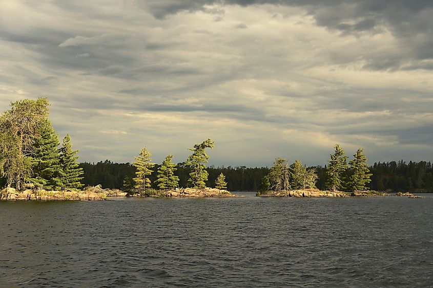 Rainy Lake: a natural border between the United States and Canada.