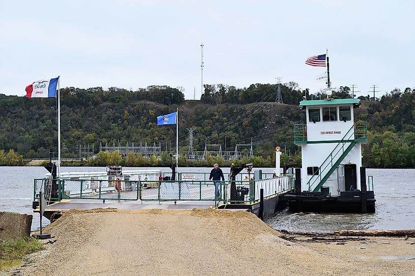 Cassville Ferry on the Iowa side, Wikimedia Commons