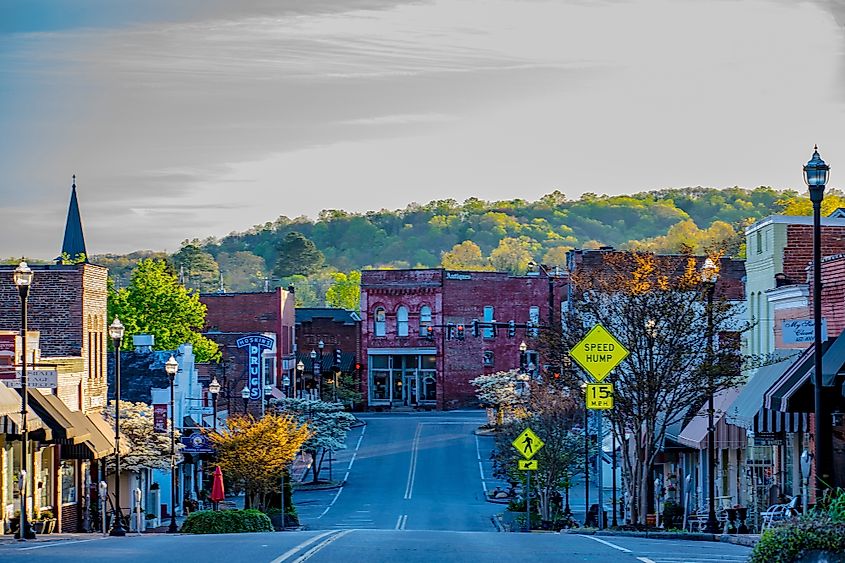 Clinton, Tennessee, in fall.