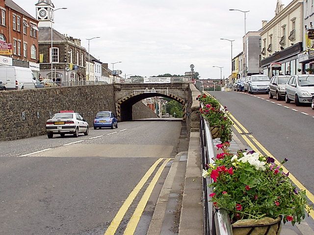Banbridge, Northern Ireland (Henry Clark, CC BY-SA 2.0 <https://creativecommons.org/licenses/by-sa/2.0>, via Wikimedia Commons)